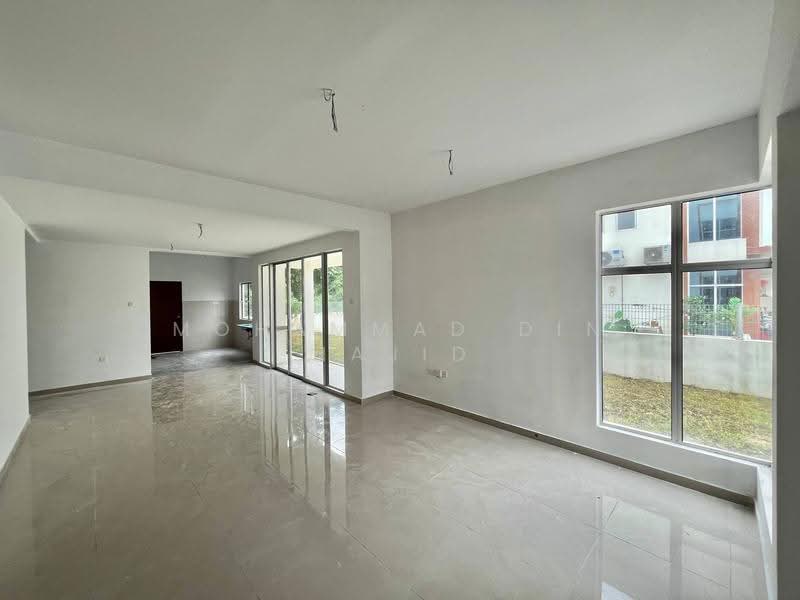Rumah Berkembar untuk Dijual di Shah Alam (Selangor) - Mohammad Din Majid - Living Room - PropertyGuru.com.my