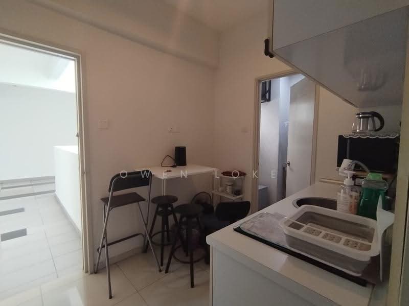 Kediaman Servis untuk Disewa di Centrestage Designer Suite - Owen Loke - Kitchen - PropertyGuru.com.my