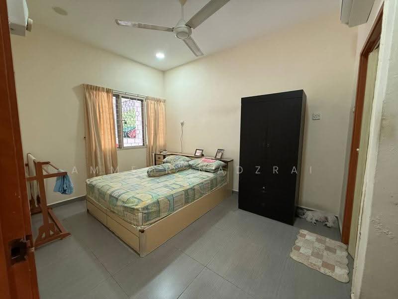 1-storey Terraced House for Sale in Ampang (Kuala Lumpur) - Ammeer Nadzrai - Bedroom - PropertyGuru.com.my