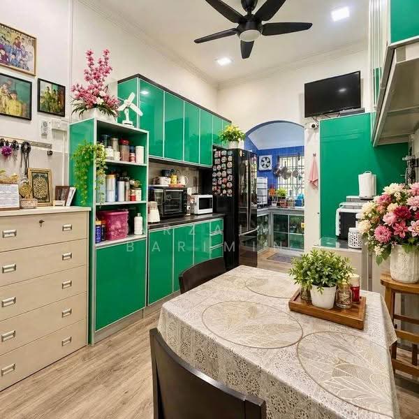 Rumah Teres untuk Dijual di Taman Pulai Indah (Johor Bahru) - Arzaim Barimin - Kitchen - PropertyGuru.com.my