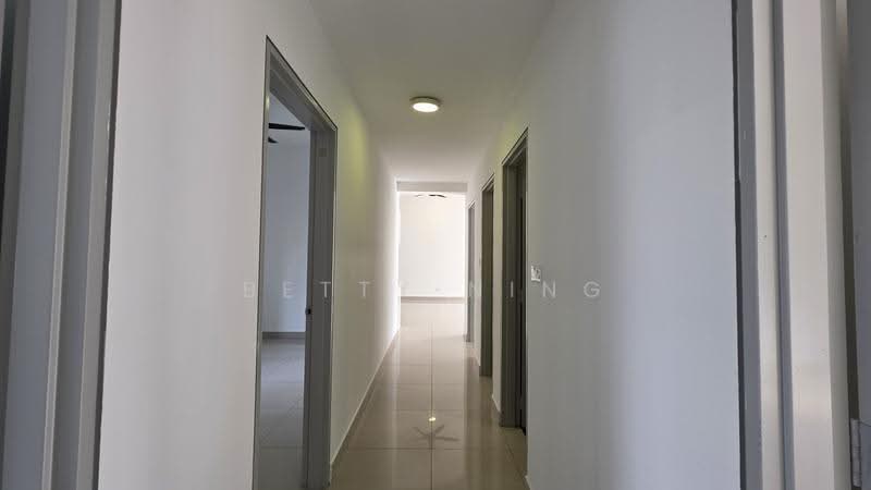 Kediaman Servis untuk Dijual di Glomac Centro Service Apartment - Betty Ning - Corridor - PropertyGuru.com.my