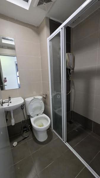 Kediaman Servis untuk Dijual di Glomac Centro Service Apartment - Betty Ning - Bathroom - PropertyGuru.com.my