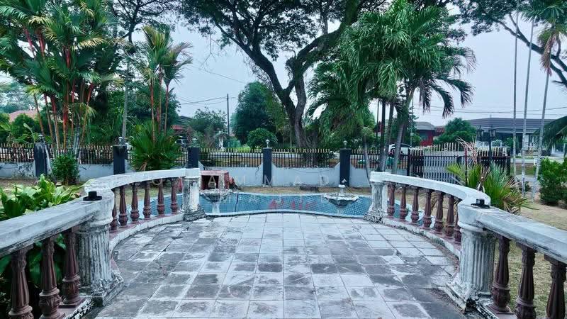 Bungalow House for Sale in Kampung Raja Uda (Port Klang (Pelabuhan Klang)) - Mohammad Din Majid - Exterior - PropertyGuru.com.my