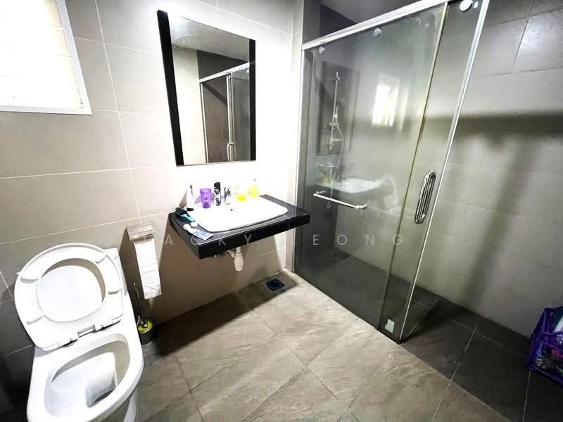 Bungalow House for Sale in Seksyen 19 (Petaling Jaya) - Jacky Leong - Bathroom - PropertyGuru.com.my