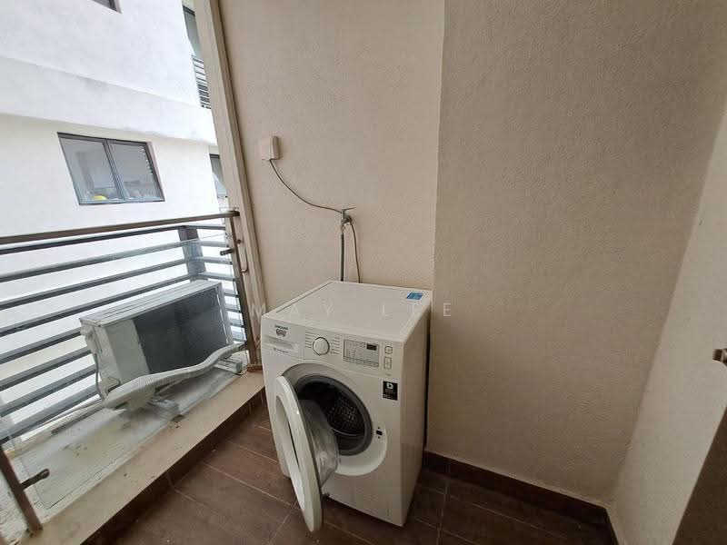 Kondominium untuk Dijual di Bay Laurel @ Country Garden Danga Bay - May Lee - Balcony - PropertyGuru.com.my