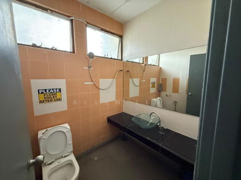 Shop for Rent in Glenmarie (Selangor) - Alven Lim - Bathroom - PropertyGuru.com.my