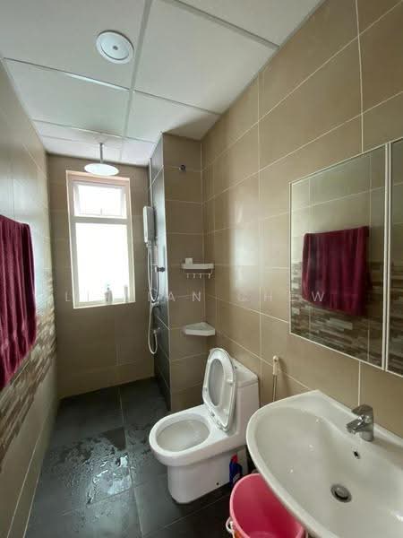 Service Residence for Rent at TriTower Residence @ Johor Bahru Sentral - Li Lian Chew - Bathroom - PropertyGuru.com.my