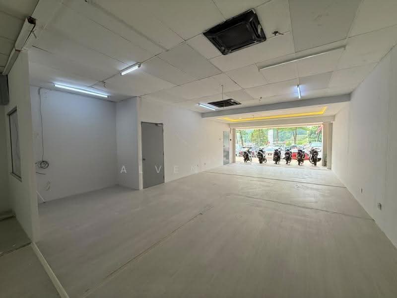 Shop for Rent in Glenmarie (Selangor) - Alven Lim - Interior - PropertyGuru.com.my