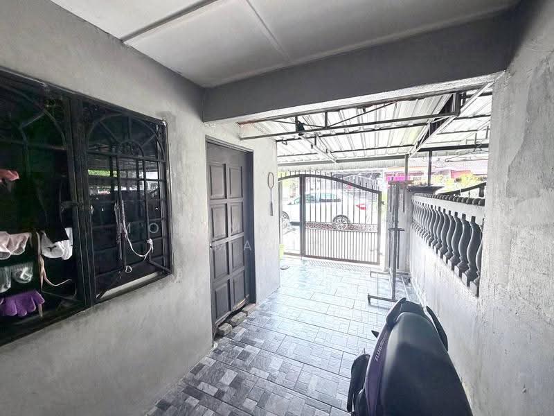 Rumah Teres 2-Tingkat untuk Dijual di BANDAR PUCHONG JAYA (Puchong) - Mohammad Din Majid - Exterior - PropertyGuru.com.my