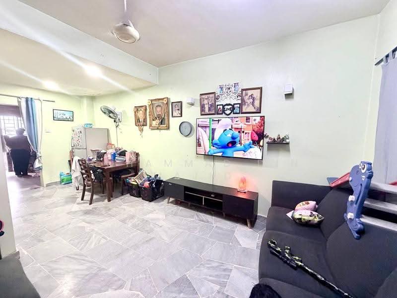 Rumah Teres 2-Tingkat untuk Dijual di BANDAR PUCHONG JAYA (Puchong) - Mohammad Din Majid - Living Room - PropertyGuru.com.my