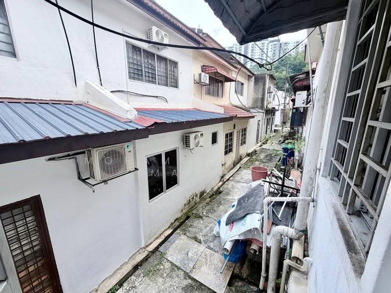 Rumah Teres 2-Tingkat untuk Dijual di BANDAR PUCHONG JAYA (Puchong) - Mohammad Din Majid - Exterior - PropertyGuru.com.my
