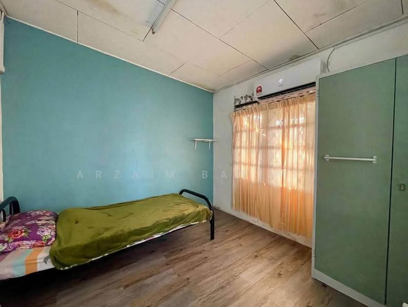 Terraced House for Sale in Taman Universiti (Skudai) - Arzaim Barimin - Bedroom - PropertyGuru.com.my