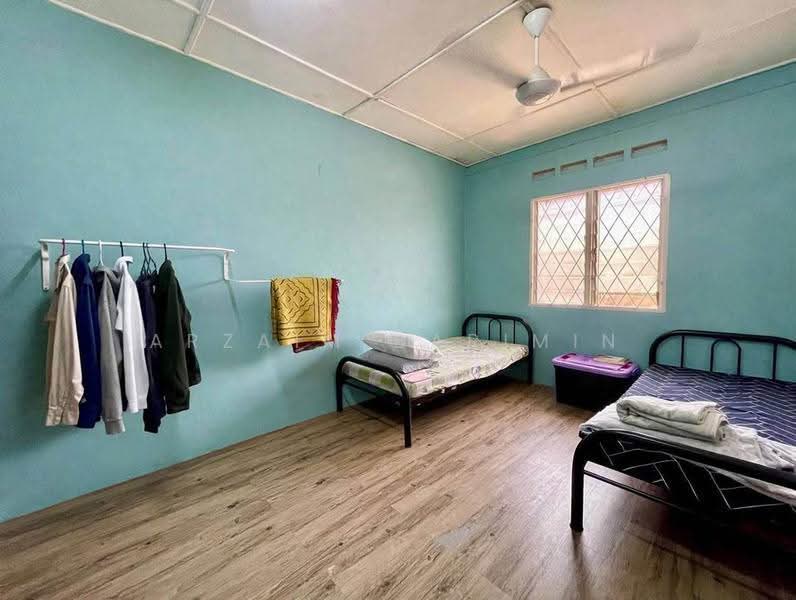 Terraced House for Sale in Taman Universiti (Skudai) - Arzaim Barimin - Bedroom - PropertyGuru.com.my