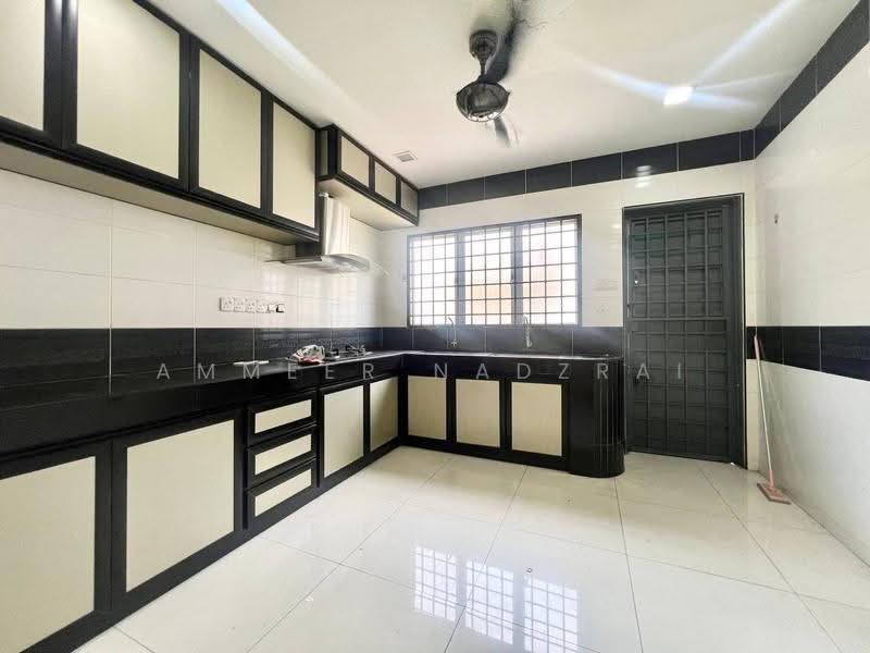 Rumah Teres 2-Tingkat untuk Dijual di Bandar Teknologi Kajang (Kajang) - Ammeer Nadzrai - Kitchen - PropertyGuru.com.my