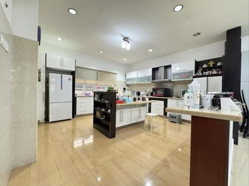 Semi-Detached House for Sale in Bandar Puteri Puchong (Puchong) - Gin Ni Chan - Kitchen - PropertyGuru.com.my