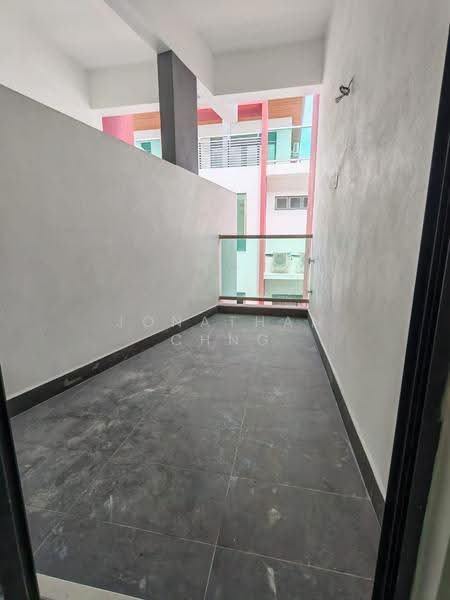 Rumah Teres 4-Tingkat untuk Dijual di Taman Rifle (Ayer Itam) - Jonathan Chng - Balcony - PropertyGuru.com.my