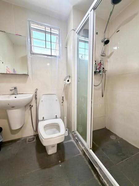 Townhouse for Sale in Shah Alam (Selangor) - Mohammad Din Majid - Bathroom - PropertyGuru.com.my