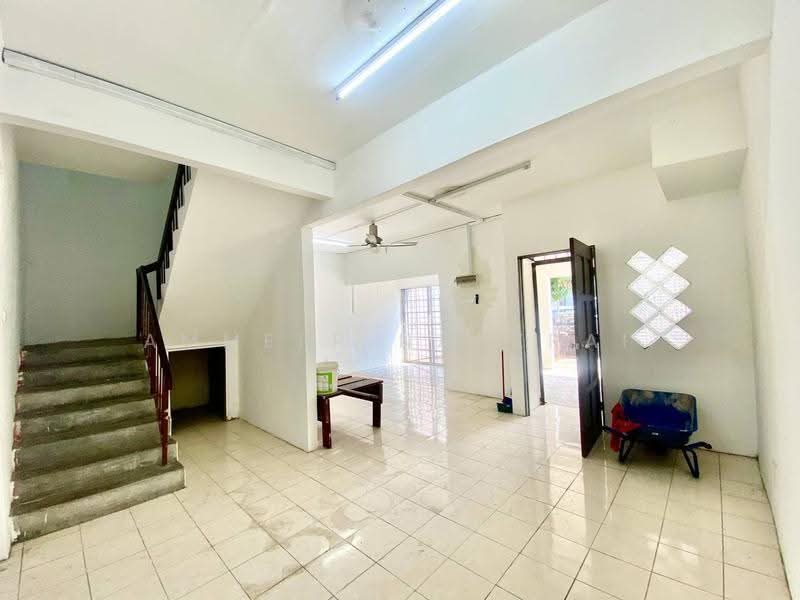 Rumah Teres 2-Tingkat untuk Dijual di Lestari Putra (Seri Kembangan) - Ammeer Nadzrai - Interior - PropertyGuru.com.my