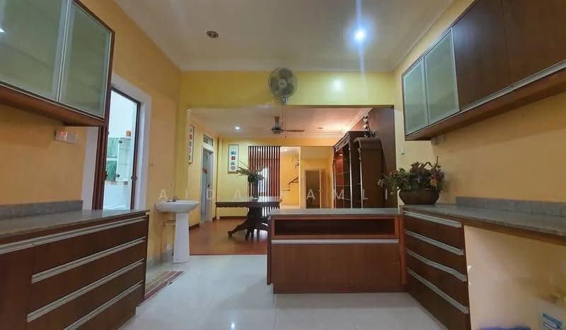 2-storey Terraced House for Sale in Bukit Jelutong (Shah Alam) - Aida Ramli - Kitchen - PropertyGuru.com.my