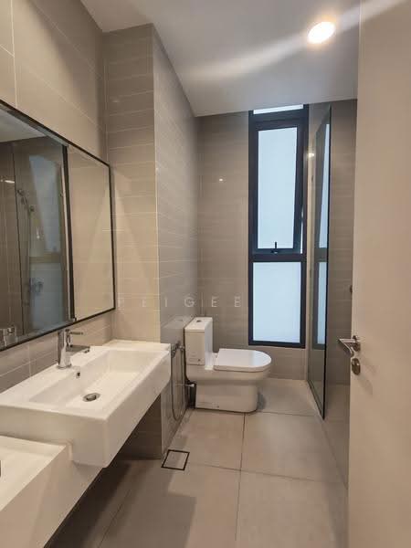 Condominium for Sale at The Veo - PeiGee . - Bathroom - PropertyGuru.com.my