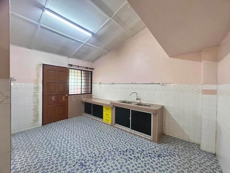 Rumah Teres 2-Tingkat untuk Dijual di Taman Bertuah (Ipoh) - Kelvin Chong - Kitchen - PropertyGuru.com.my