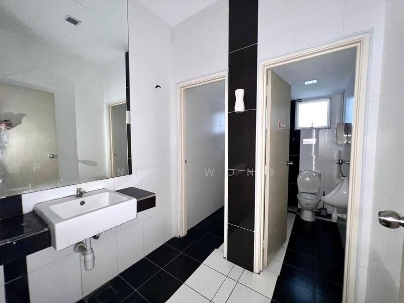 Retail Office for Rent in Bandar Kinrara (Selangor) - Nick Wong - Bathroom - PropertyGuru.com.my