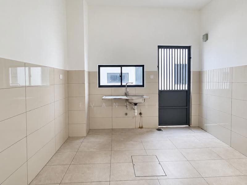 2-storey Terraced House for Sale in Setia Utama (Setia Alam) - Evans Ee - Kitchen - PropertyGuru.com.my