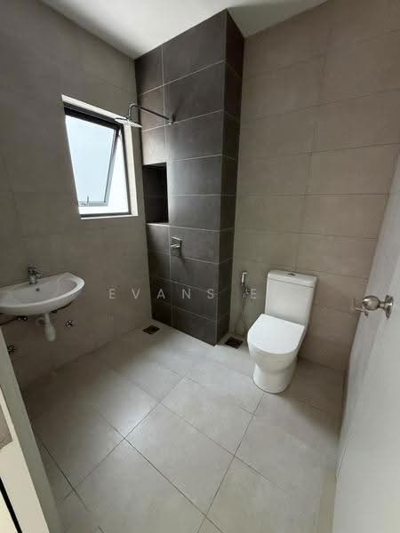 2-storey Terraced House for Sale in Setia Utama (Setia Alam) - Evans Ee - Bathroom - PropertyGuru.com.my