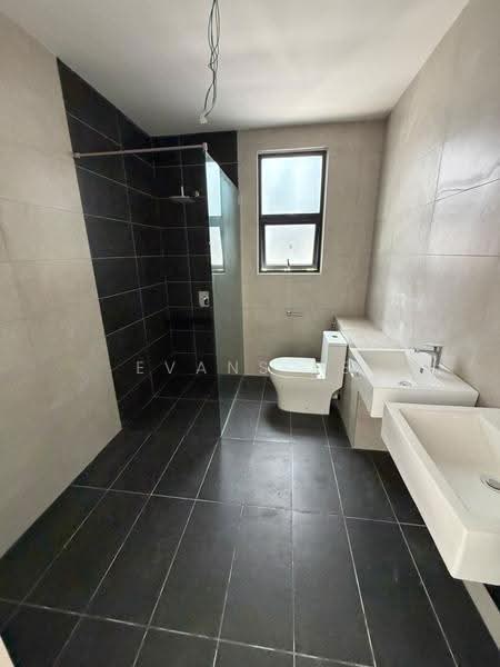 2-storey Terraced House for Sale in Setia Utama (Setia Alam) - Evans Ee - Bathroom - PropertyGuru.com.my