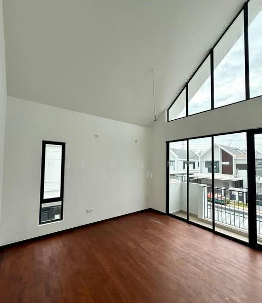 Semi-Detached House for Sale in Shah Alam (Selangor) - Nur Ain Mat Zain - PropertyGuru.com.my