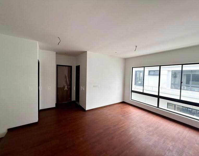 Semi-Detached House for Sale in Shah Alam (Selangor) - Nur Ain Mat Zain - PropertyGuru.com.my