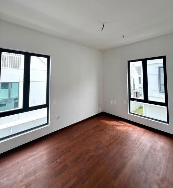 Semi-Detached House for Sale in Shah Alam (Selangor) - Nur Ain Mat Zain - PropertyGuru.com.my