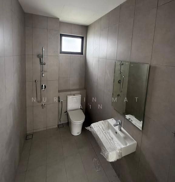 Semi-Detached House for Sale in Shah Alam (Selangor) - Nur Ain Mat Zain - PropertyGuru.com.my