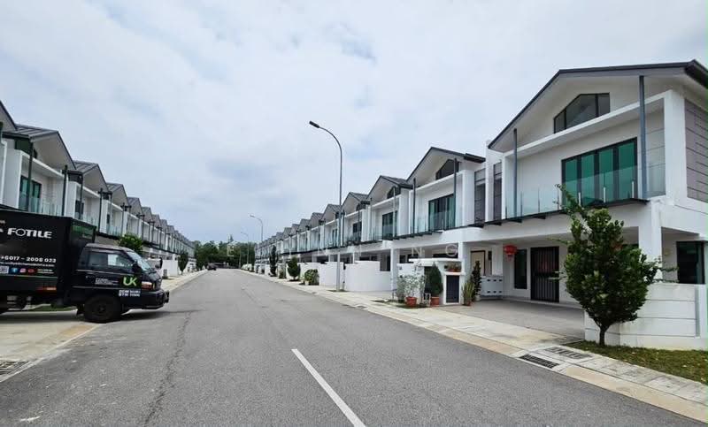2-storey Terraced House for Sale in Puchong (Selangor) - Elynn Ng - Exterior - PropertyGuru.com.my
