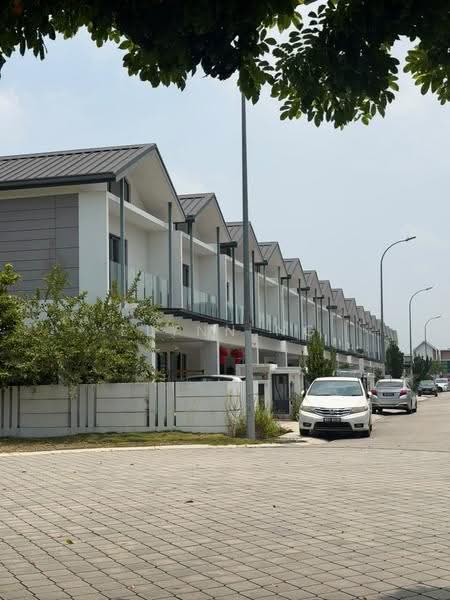 2-storey Terraced House for Sale in Puchong (Selangor) - Elynn Ng - Exterior - PropertyGuru.com.my