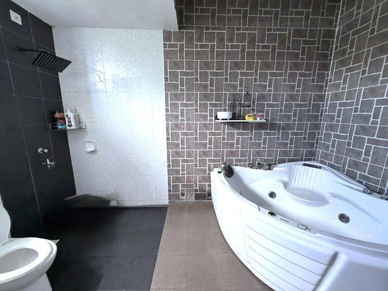 2-storey Terraced House for Sale in Taman Mutiara Rini (Skudai) - Karl Lim - Bathroom - PropertyGuru.com.my