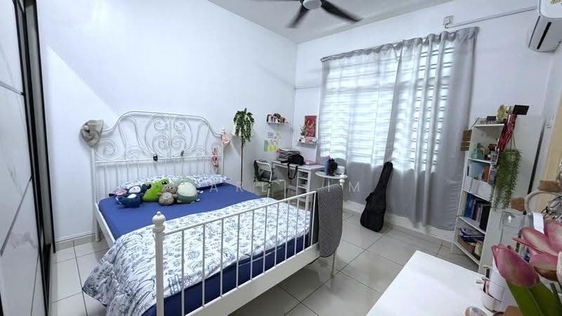 2-storey Terraced House for Sale in Taman Mutiara Rini (Skudai) - Karl Lim - Bedroom - PropertyGuru.com.my
