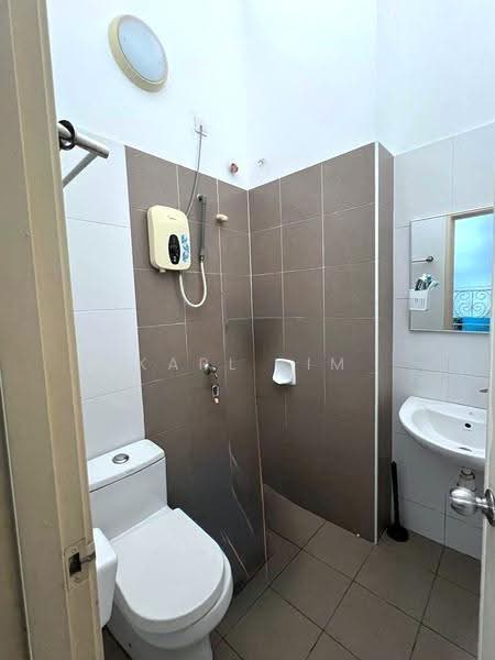 2-storey Terraced House for Sale in Taman Mutiara Rini (Skudai) - Karl Lim - Bathroom - PropertyGuru.com.my