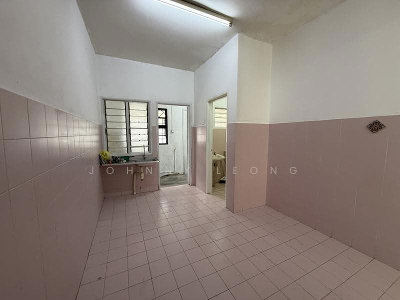 2-storey Terraced House for Sale in Bandar Sungai Long (Selangor) - Johnny Leong - Kitchen - PropertyGuru.com.my