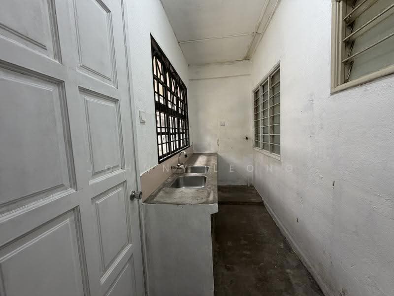2-storey Terraced House for Sale in Bandar Sungai Long (Selangor) - Johnny Leong - Kitchen - PropertyGuru.com.my