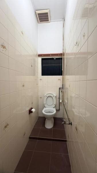 Rumah Teres 1-Tingkat untuk Dijual di Taman Johor Jaya (Johor Bahru) - Esther Chong - Bathroom - PropertyGuru.com.my