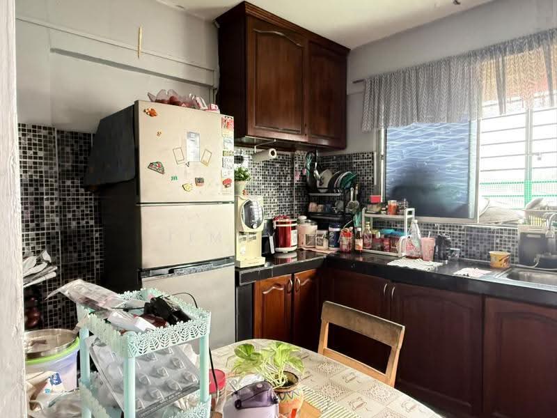 Flat for Sale at Sri Mewah (Kampung Aman 1) - Jimmy Tan - Kitchen - PropertyGuru.com.my