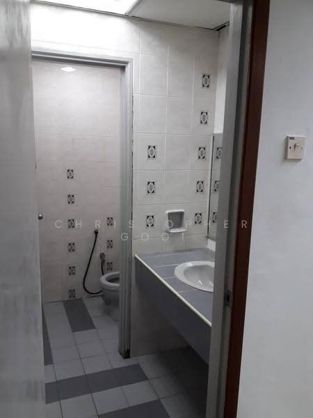 Detached Factory for Rent in Puchong (Selangor) - Christopher Gooi - Bathroom - PropertyGuru.com.my