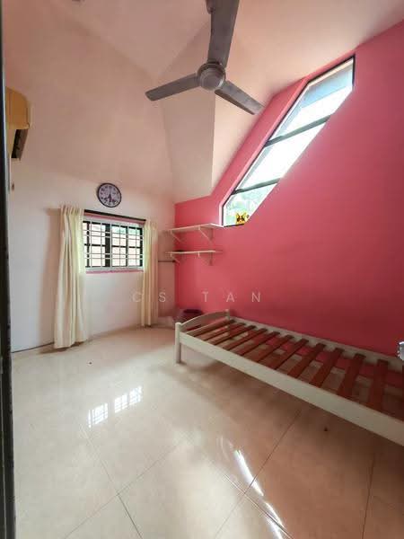 1.5-storey Terraced House for Sale in Taman Pelangi Indah (Ulu Tiram) - CS Tan - Bedroom - PropertyGuru.com.my