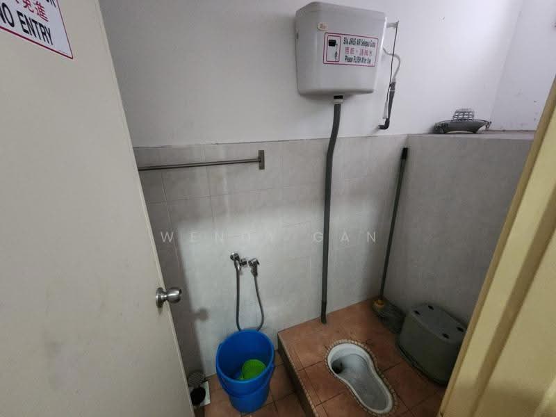 Shop for Sale in Bandar Nusa Jaya (Iskandar Puteri (Nusajaya)) - Wendy Gan - Bathroom - PropertyGuru.com.my