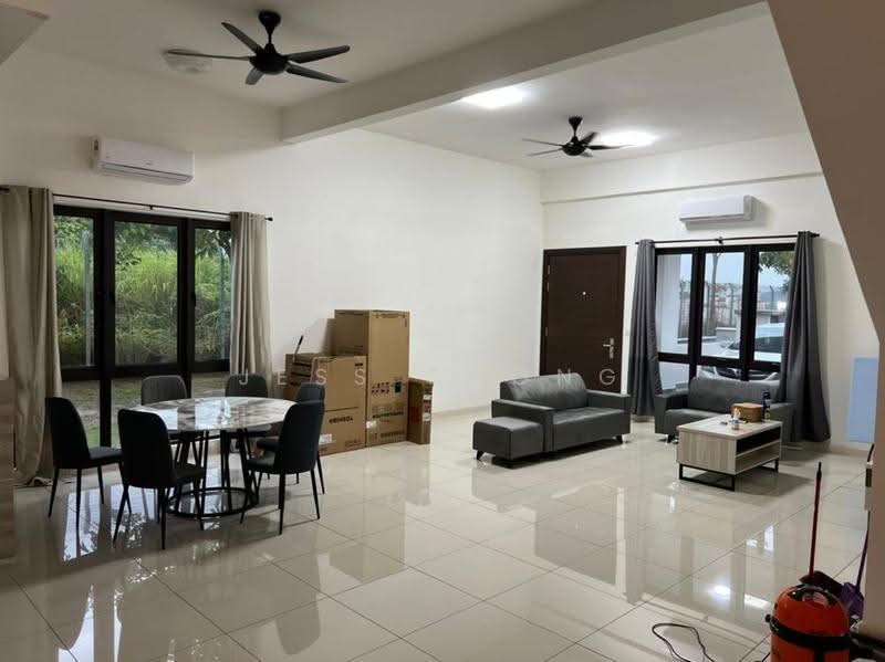 Townhouse for Rent in 16 Sierra (Puchong) - Jess Chong - Living Room - PropertyGuru.com.my