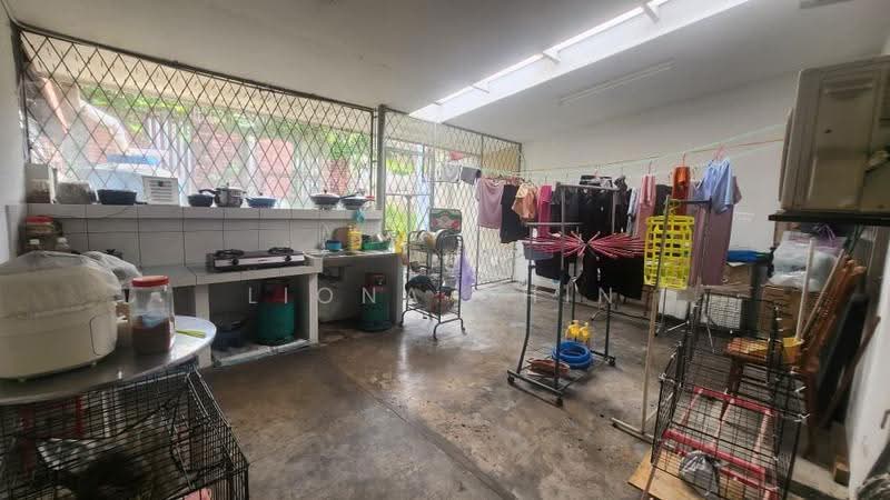 1-storey Terraced House for Sale in Luyang (Kota Kinabalu) - Liona Chin - Extend Kitchen - PropertyGuru.com.my