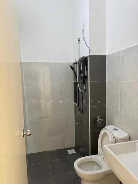 1-storey Terraced House for Rent in Bandar Putra Kulai (Kulai) - Danny See - Bathroom - PropertyGuru.com.my