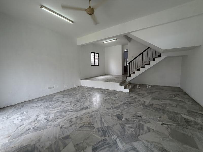 Rumah Teres untuk Dijual di Bandar Sungai Long (Selangor) - Johnny Leong - Living Room - PropertyGuru.com.my