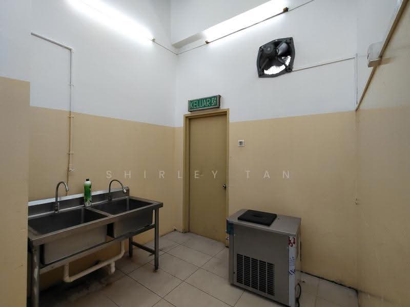 Shop for Rent in Sungai Buloh (Selangor) - Shirley Tan - Interior - PropertyGuru.com.my